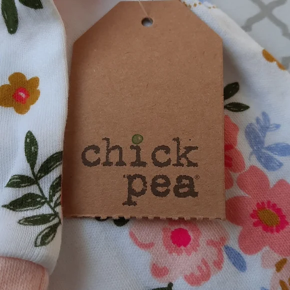 2 piece floral set. Footed onepice and headband - Picture 8 of 11